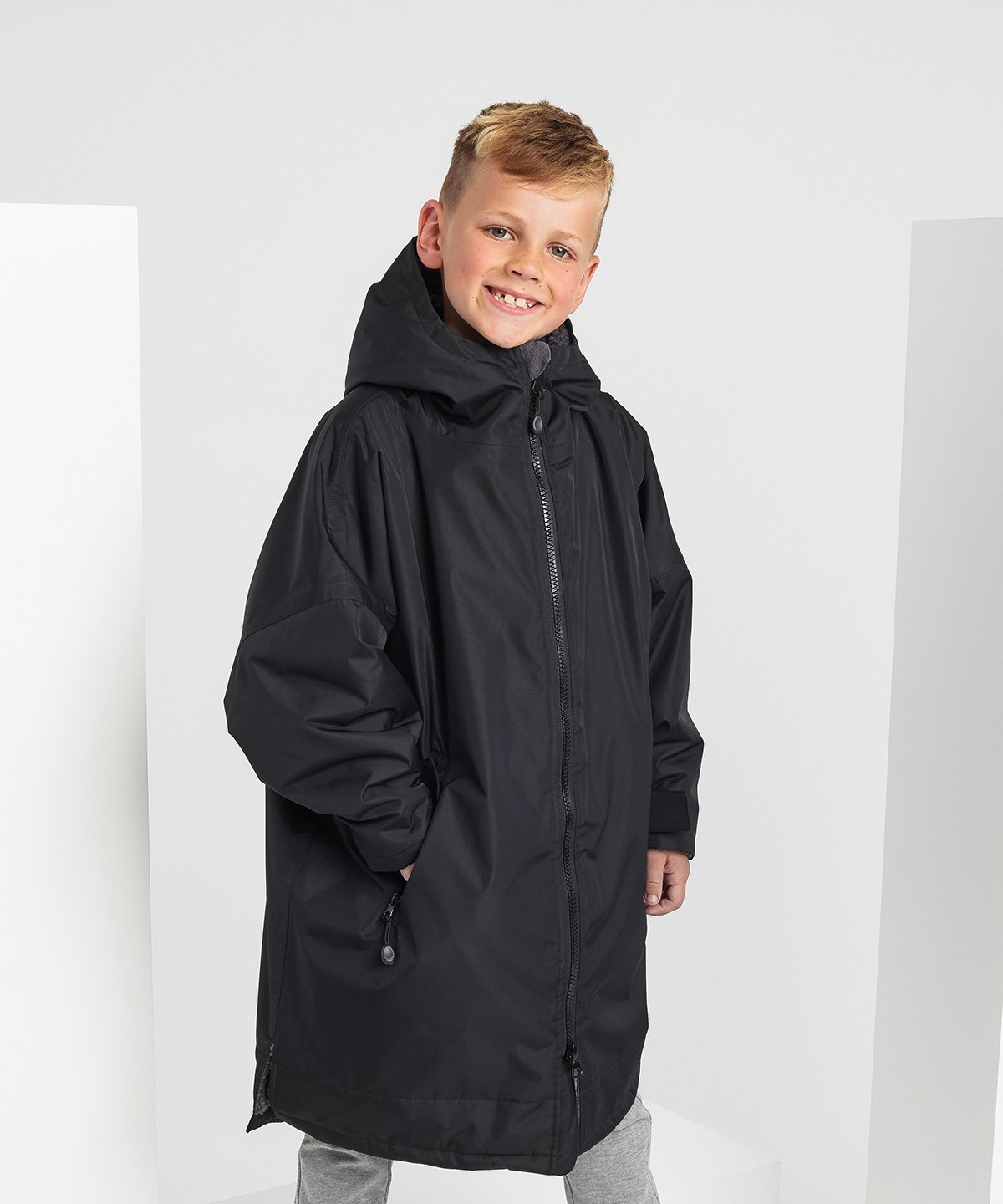Kids TriDri® Recycled all-seasons waterproof changing robe